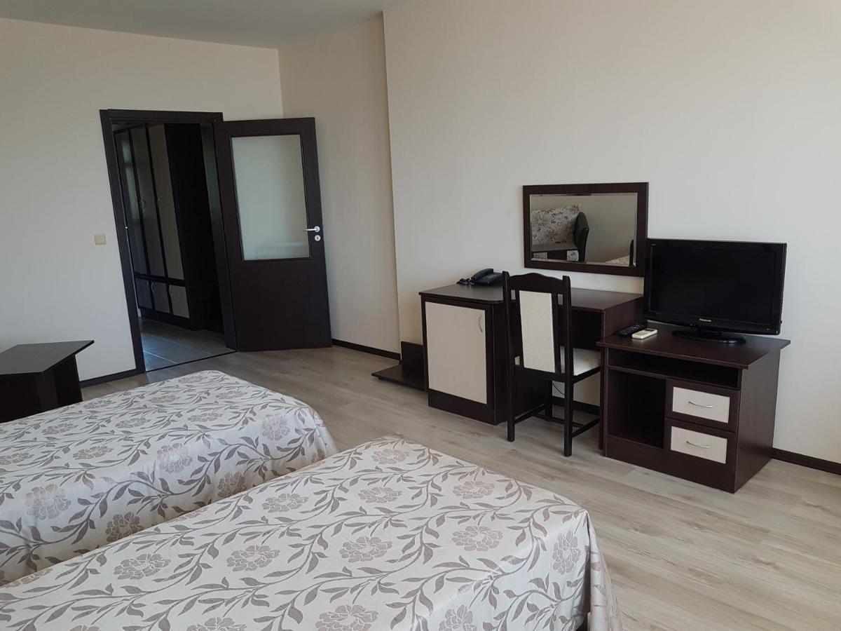 Family Hotel Venera Kavarna Kültér fotó