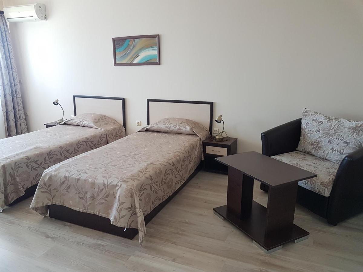 Family Hotel Venera Kavarna Kültér fotó