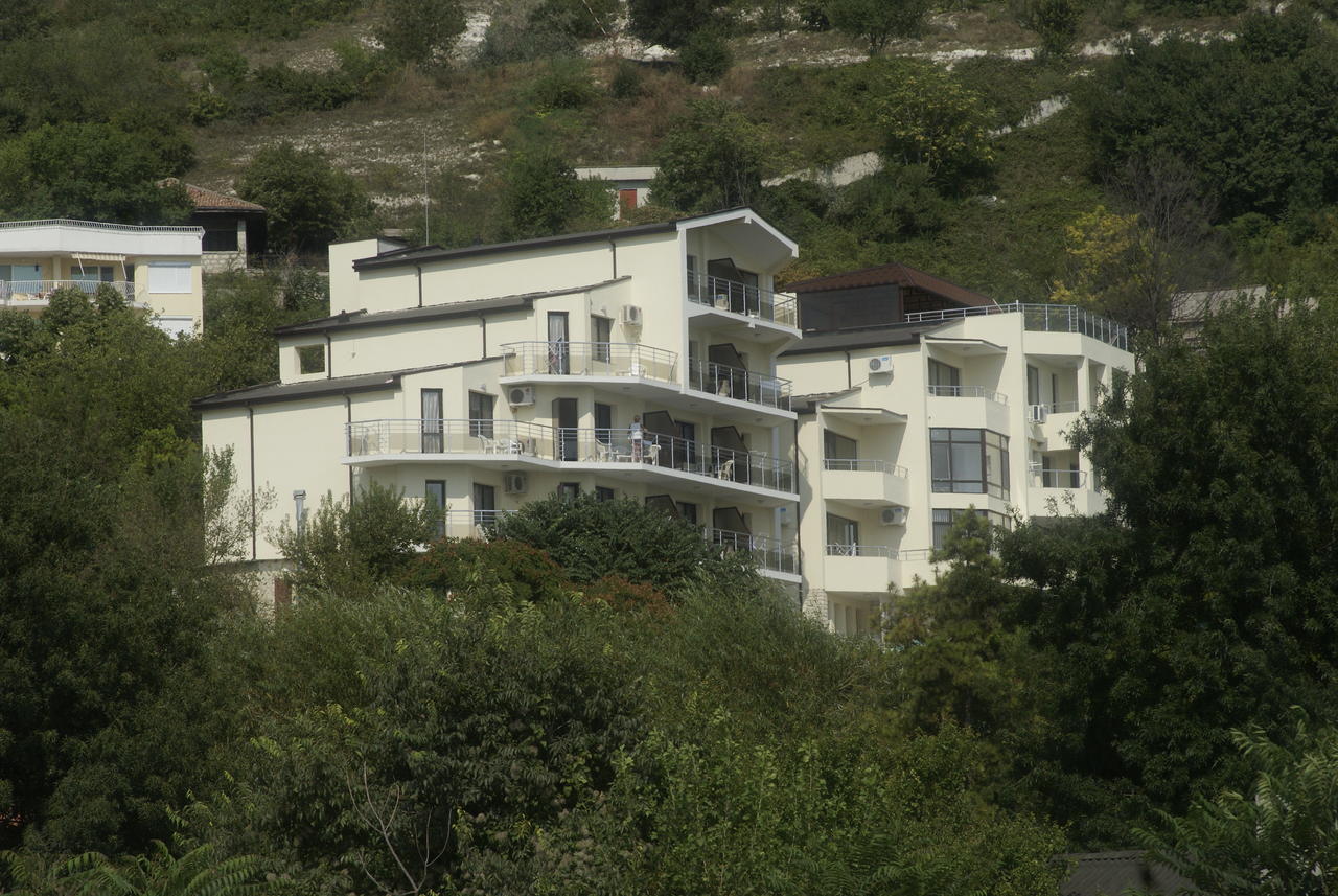 Family Hotel Venera Kavarna Kültér fotó