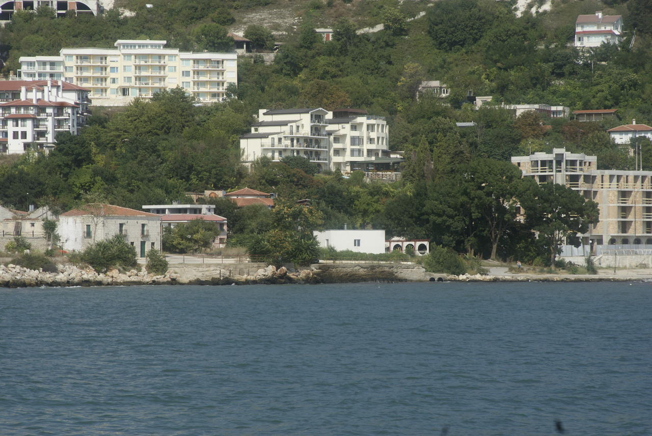 Family Hotel Venera Kavarna Kültér fotó
